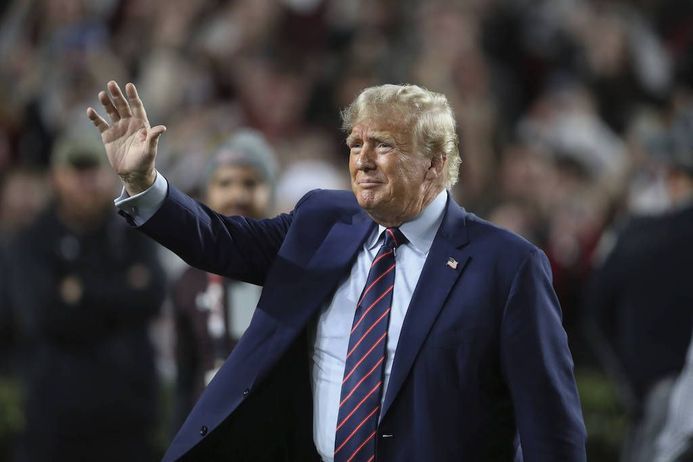 romneyscarecrow's tweet photo. Les gouvernements et surtout les médias ont une peur bleue du président Trump, pas besoin de se demander trop longtemps pourquoi. Trump va exposer leur corruption et leur manigances et ils vont pogner une méchante débarque dont ils ne se relèveront jamais. https://t.co/0KaXho17u6