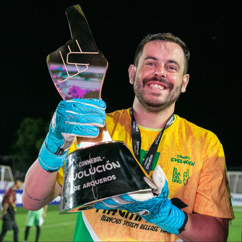 CONMEBOL's tweet photo. #CONMEBOLEvolución | ¡Finalizó la CONMEBOL Evolución de Arqueros! 🧤⚽

Matías Daniele 🇦🇷, Nohelis Coronel 🇻🇪 y Rafael Moretto 🇧🇷 se quedaron con el primer lugar en las distintas categorías. 🏆

Así fue la jornada de competencia. ✍🏻

#EvoluciónEsCONMEBOL | #CreeEnGrande