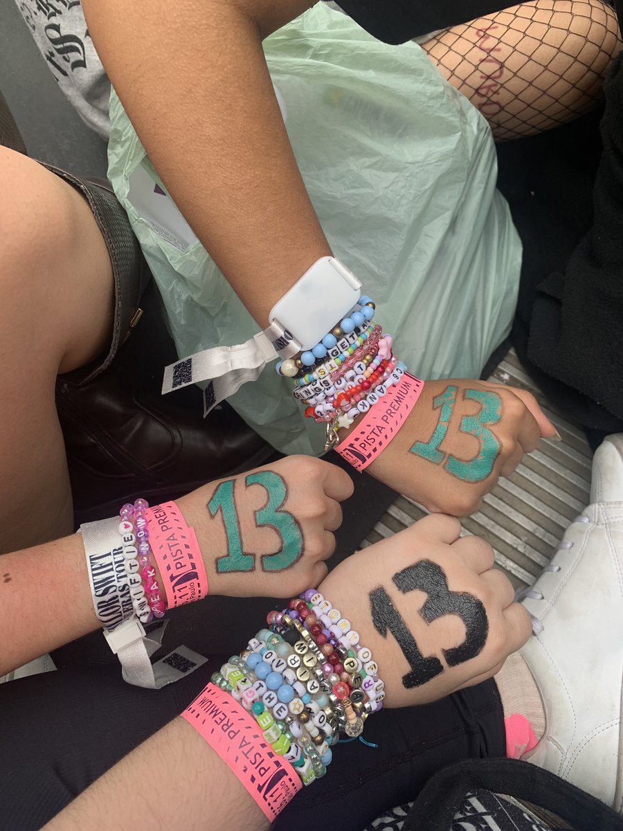falsrgod's tweet photo. nada no mundo poderia ter me preparado para o que foi a the eras tour. 

ainda parece surreal que eu consegui ver ela depois de 13 anos acompanhando. vou para sempre lembrar desses momentos e dessas duas semanas mágicas.

THE ERAS BRASIL PARA SEMPRE. obrigada obrigada obrigada https://t.co/SeDIEt7OW0