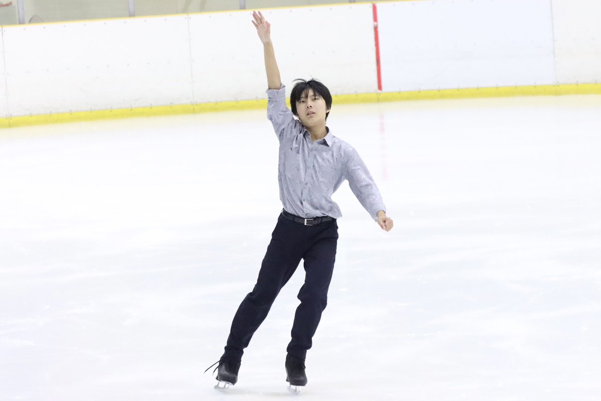 kanspo's tweet image. 【アイススケート】第72回関西学生氷上競技選手権大会２日目／於・大阪府立臨海スポーツセンター

［初・１級男子］
今津

音に合わせて次々とポーズを決める。２本のコンビネーションジャンプも見事に着氷させた。