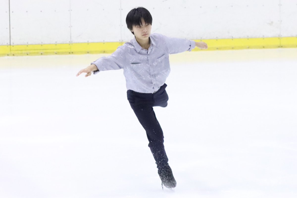 kanspo's tweet image. 【アイススケート】第72回関西学生氷上競技選手権大会２日目／於・大阪府立臨海スポーツセンター

［初・１級男子］
今津

音に合わせて次々とポーズを決める。２本のコンビネーションジャンプも見事に着氷させた。