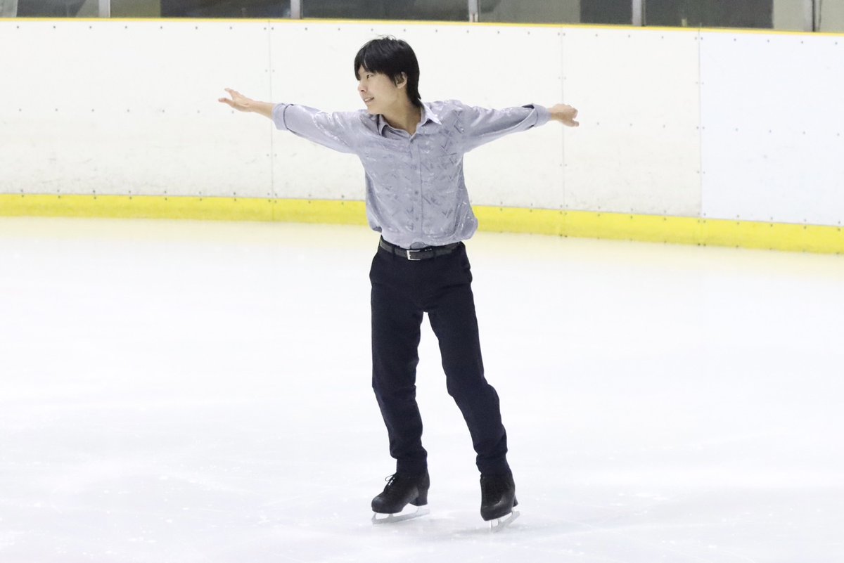 kanspo's tweet image. 【アイススケート】第72回関西学生氷上競技選手権大会２日目／於・大阪府立臨海スポーツセンター

［初・１級男子］
今津

音に合わせて次々とポーズを決める。２本のコンビネーションジャンプも見事に着氷させた。