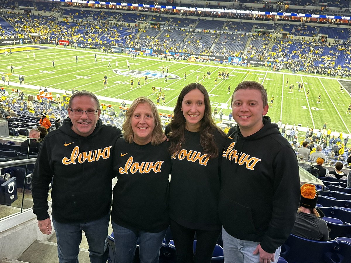 ecaulks's tweet photo. Go Hawks! #B1GFCG https://t.co/9uysLcs86G