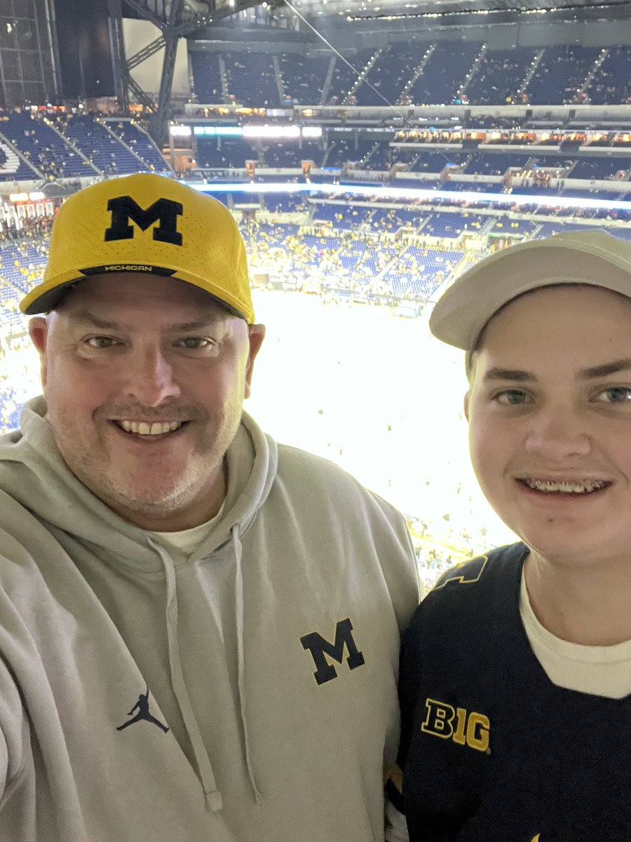 Team5Hart's tweet photo. #BIGFCG https://t.co/y65CaBSrSG