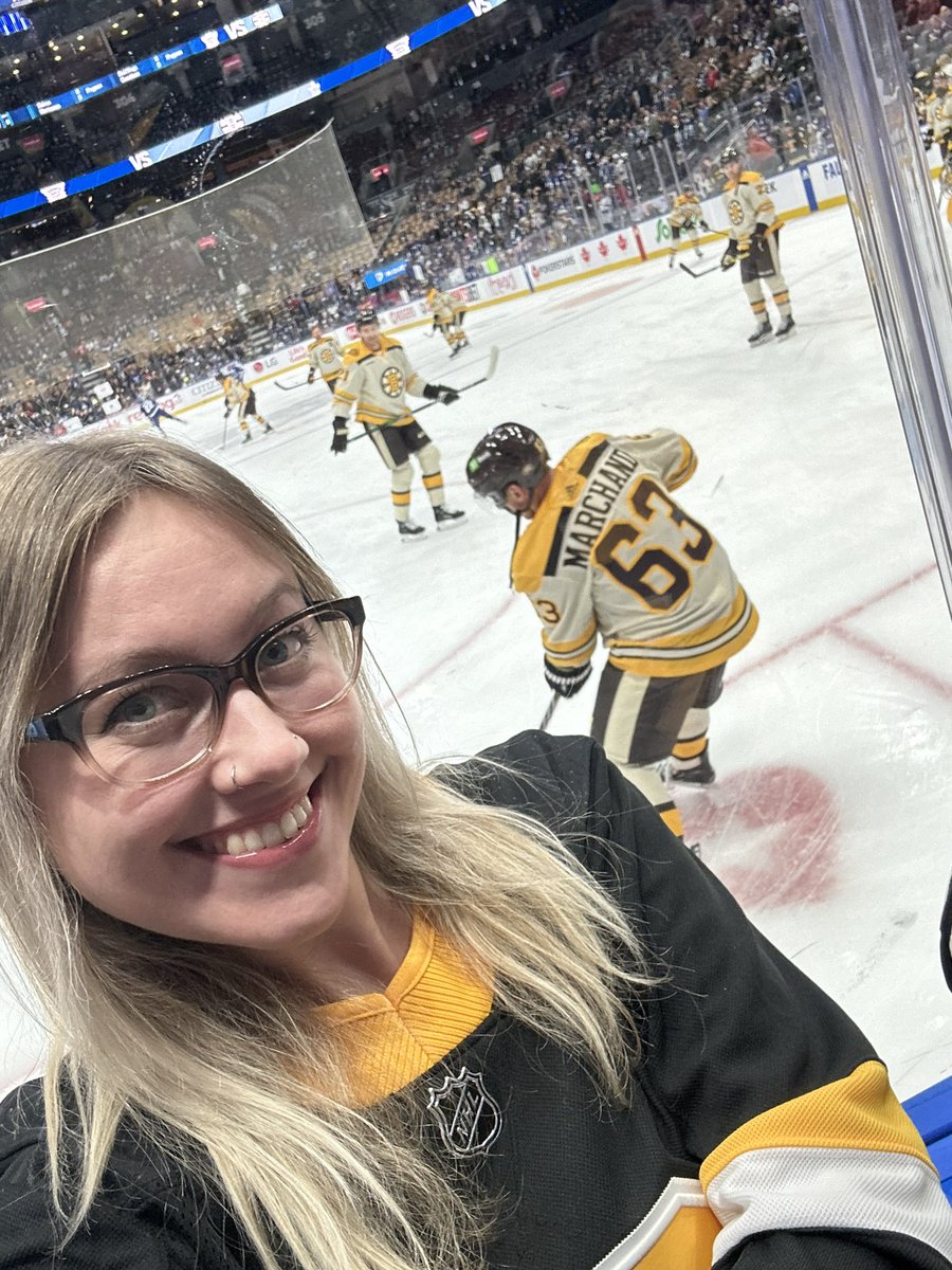 emily (taylor’s version) tweet media