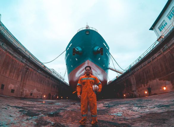 A new #training project is being launched aimed at preparing #seafarers for zero or near-#zeroemission ships as a way of addressing the need for upskilling the workforce to operate advanced solutions and #alternativefuels buff.ly/46Bao6M #decarbonization #maritime