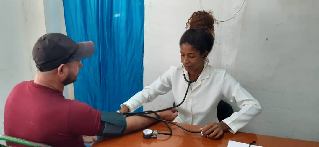 IdaimyM's tweet photo. El amor a la profesión caracteriza a nuestros profesionales de la salud, jóvenes comprometidos con la salud del pueblo. Muchas felicidades en el Día de la Medicina Latinoamericana  🎊 
#CubaPorLaVida https://t.co/ss4bT7bfKV