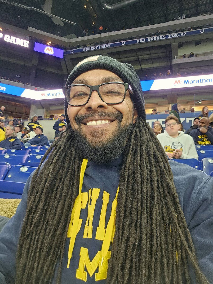 TweetDickWilla's tweet photo. In the bldg!! #B1GFCG https://t.co/lpF9UQftf0