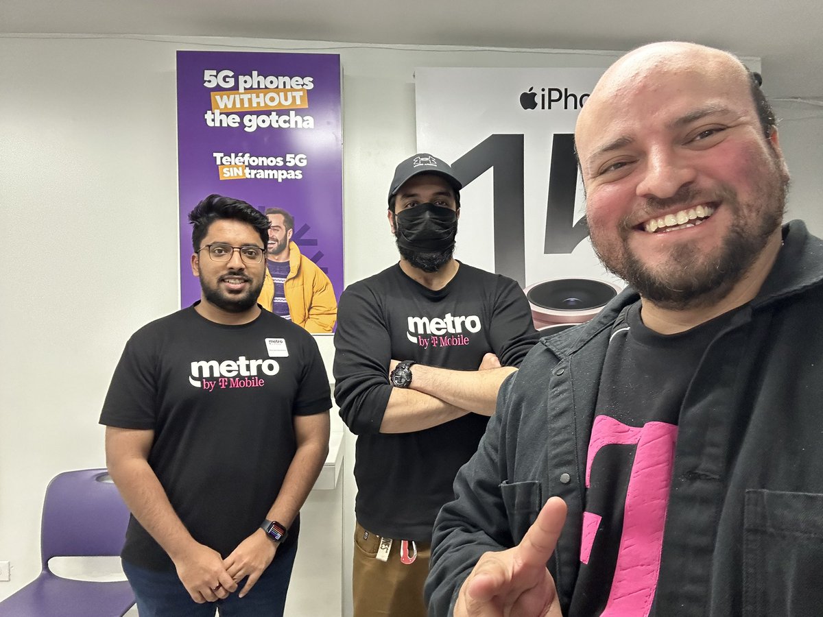 Eduardo Orozco (@eddie_oro_) on Twitter photo Shout out to these two RSRs, Sayed & Taha, for starting off December 💪🏽 w/250% to target! They also continue to Provide Excellent Customer Experience and #Nadayadayada to the Wonderful Chatham Community in Chicago! <a href="/LizMorelos3/">Liz Morelos</a> <a href="/WinstonAwadzi/">Winston Awadzi</a> <a href="/thayesnet/">Terry Hayes</a> #CentralEastExpress Shout out to these two RSRs, Sayed & Taha, for starting off December 💪🏽 w/250% to target! They also continue to Provide Excellent Customer Experience and #Nadayadayada to the Wonderful Chatham Community in Chicago! <a href="/LizMorelos3/">Liz Morelos</a> <a href="/WinstonAwadzi/">Winston Awadzi</a> <a href="/thayesnet/">Terry Hayes</a> #CentralEastExpress