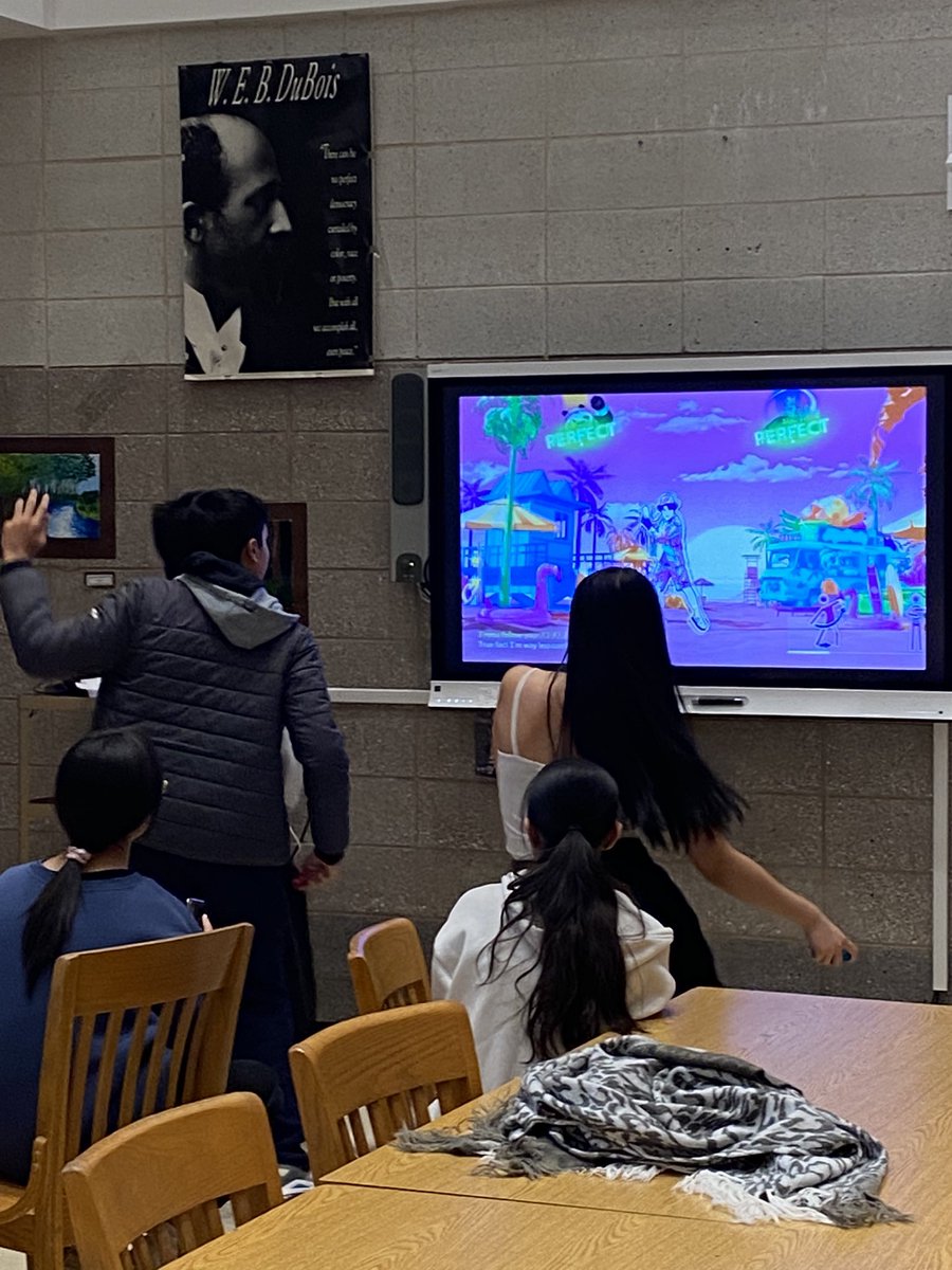 In honor of The Ballad of Songbirds and Snakes THHS held the first hunger games. Including weapon making (origami), Delicious or Deadly and Agility training 😊😊😊#reading #libraryprogramming #fun