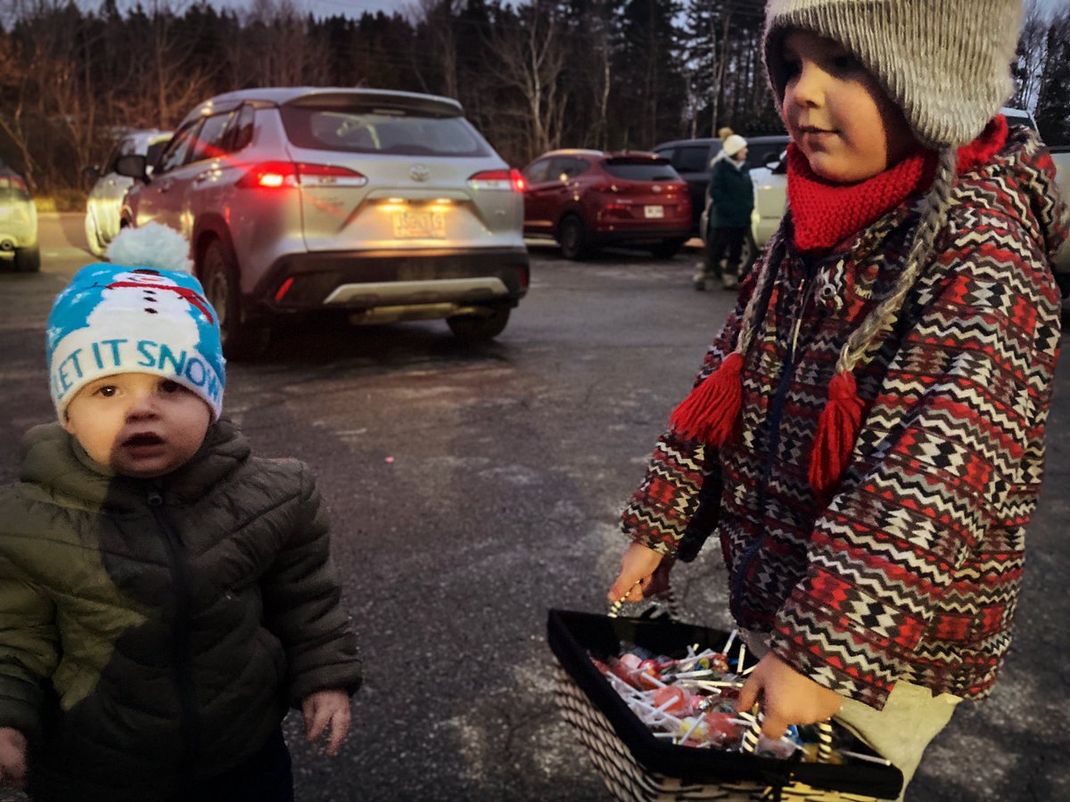cb_baptist's tweet photo. Thank you to all the volunteers who helped out at the #Christmas #parade! 

#Cornerbrook https://t.co/FbETkLDGB4