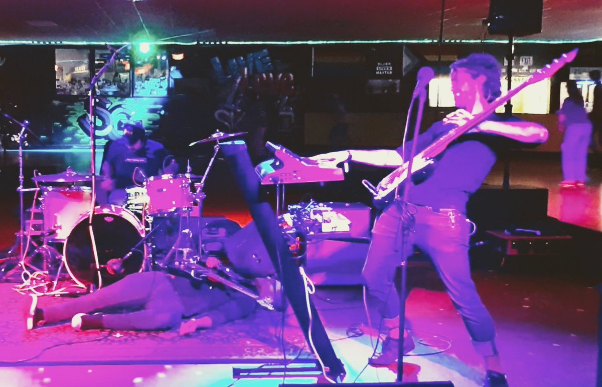 Tomatron Jones tweet media