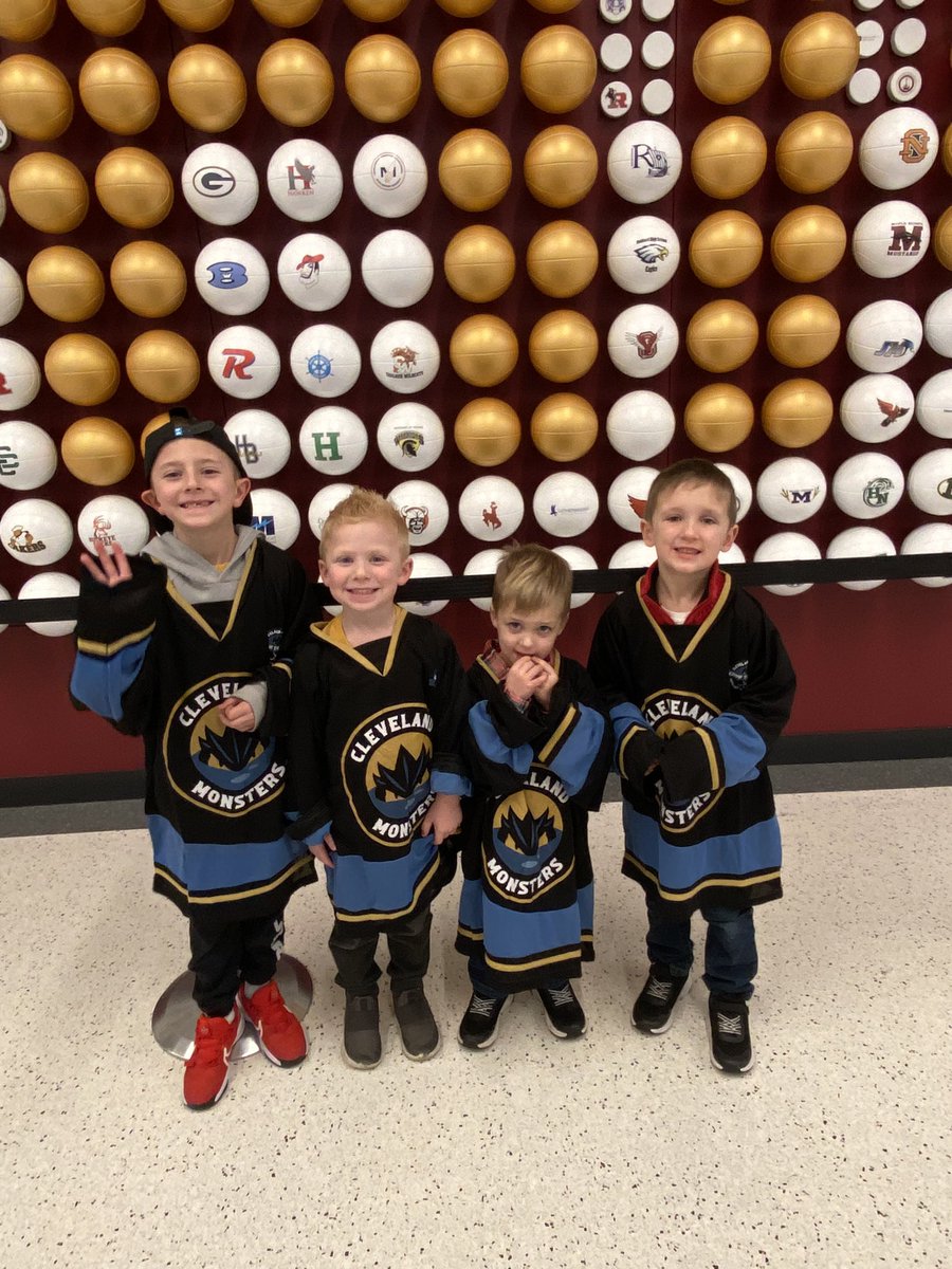 First monsters game for the boysss! #FearTheDepth <a href="/monstershockey/">Cleveland Monsters</a>