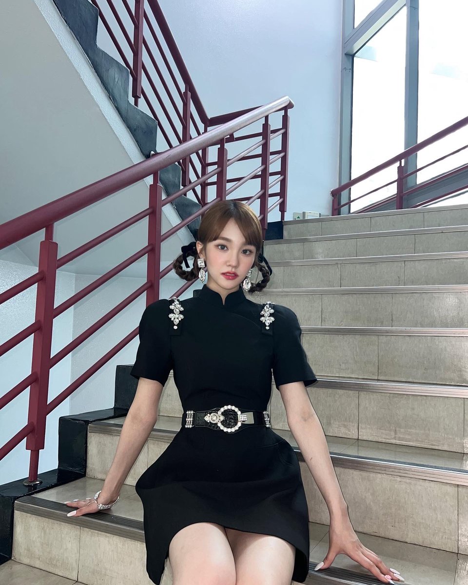 catchstraw's tweet photo. 𝚈a estoy aquí para presenciar #𝚜i𝐫ë𝕟s·ꪆਓb𝕒𝚌k y cantar con todas mis fuerzas #𝑨n𝕥i𝑓rägi𝕝e脆い𝚜i𝐫ë𝕟s! 𝙿ero antes debo presentarles a mis novias <3 𝚋un𝑛y 🐰⋆˙ ◌ is in « 𝑙♡ve » dångǝr ★ una canción totalmente dedicada a ellas, vamos #𝑨n𝕥i𝑓rägi𝕝e𖠇᭄ʼ𝕔𝐥üb! https://t.co/X2MiIasGAr