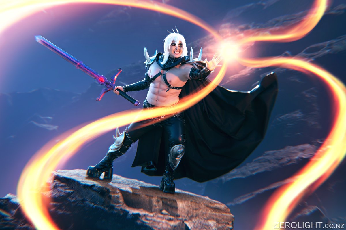 Nothing quite like a good cape whoosh.

<a href="/KandraCosplay/">Shinyspiritanimal</a> as Dark Schneider