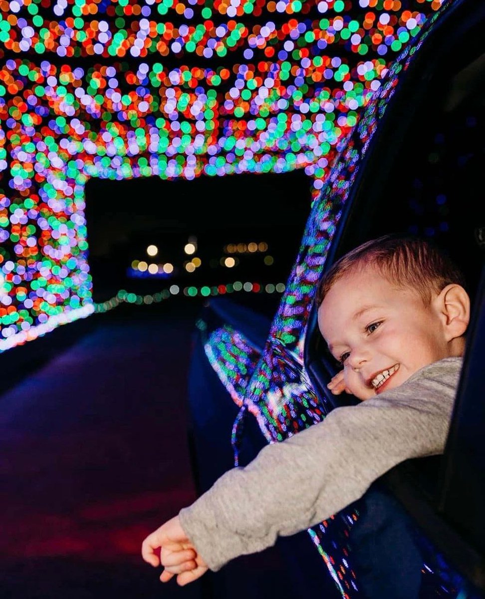 The "All About Texas Christmas Lights Photo Contest" is back!📸⁠
⁠
 Submit your most festive photo by December 19, 2023.🎄⁠
⁠
You can win an iPad, an iPad mini, 17 other great prizes from Mozart’s Coffee!🎁⁠
⁠
Submit your photos in the link in the bio!