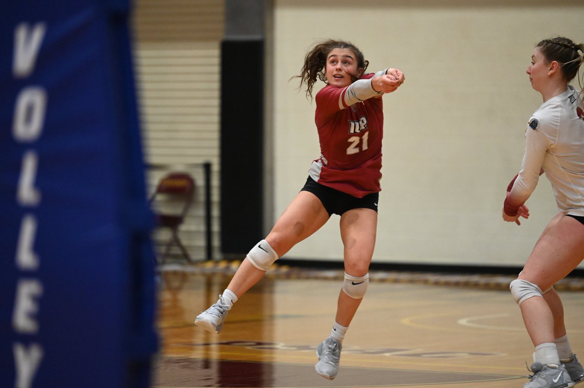 IUPVB's tweet photo. S2 | CLAR 25, IUP 20 

Clarion records seven of the final nine points in the frame to take control here in the Atlantic Region Championship. Nyla Birch and Simay Memisoglu with five kills each for the Hawks. 

#VolleyHawks https://t.co/GvbgubqJyl