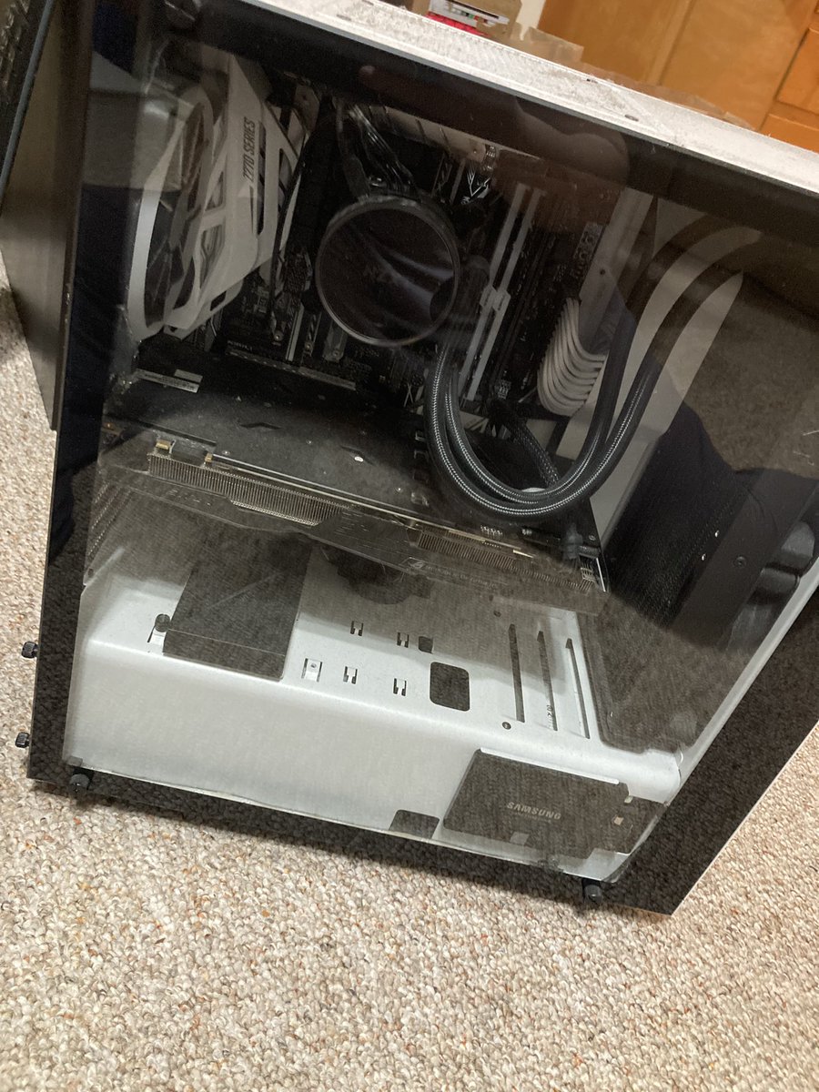 Nyte_Myst's tweet photo. HIDE YOUR CHILDREN, IT IS STREET CLEA-
Wait.
📄👀…
😐
*Ahem*
PC CLEANING DAY!!!!
There’s so much dust, I should be in jail-
#PCGamer #scuffed #BroWTF https://t.co/uJfHa75o9x