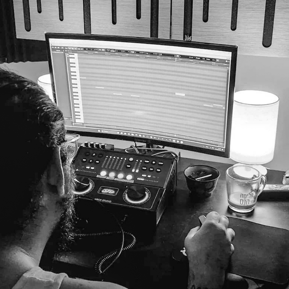 AvidProTools's tweet image. 🔊 Programming drums with MBOX Studio
📷 instagr.am/loud_devils_st…
▶️ avid.com/mbox-studio

#midi #drums #producing #metal #mboxstudio #mix  #protools #avid