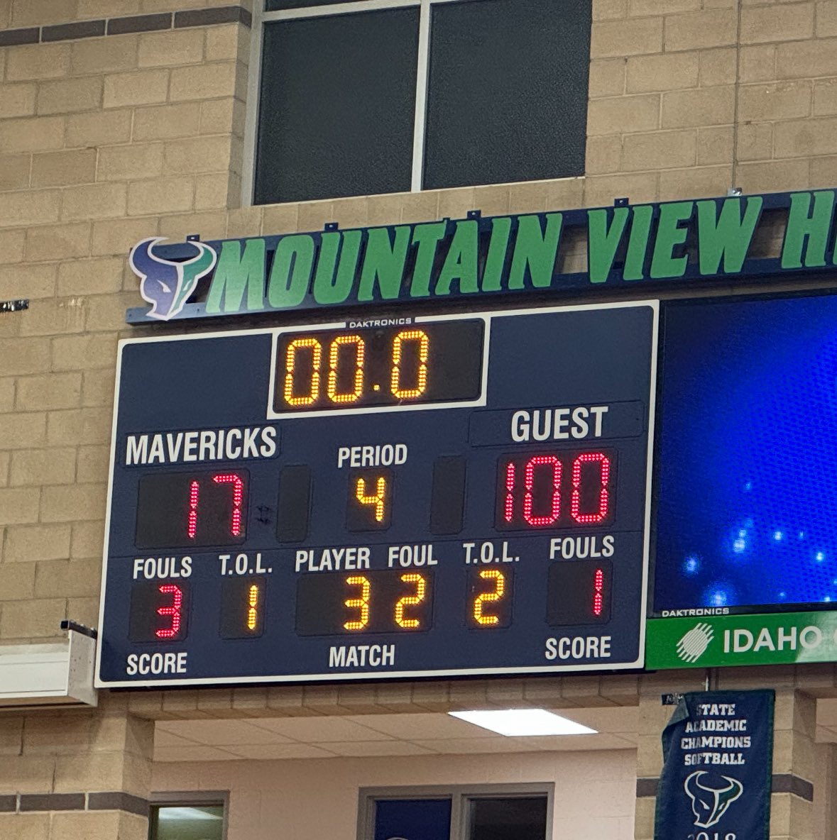 Boise with the big W over Mavericks! #wearethebrave #yeswedid

<a href="/BrydgesCoach/">Kim Brydges</a> <a href="/michaellycklama/">Michael Lycklama</a> <a href="/IDS_VarsityX/">ChastityvnJannie</a> <a href="/CdAGregLee/">Greg Lee</a> @KBOITV
@IdahoOnYourSide <a href="/KTVBhss/">KTVB HSSports</a> <a href="/MrIdahoPreps/">Brandon Walton</a> <a href="/IdahoHSHoops/">Idaho Prep Hoops</a> 
<a href="/micahcranney/">Micah Cranney</a>  <a href="/idahosports/">IdahoSports.com</a> 
@prepgbbidaho