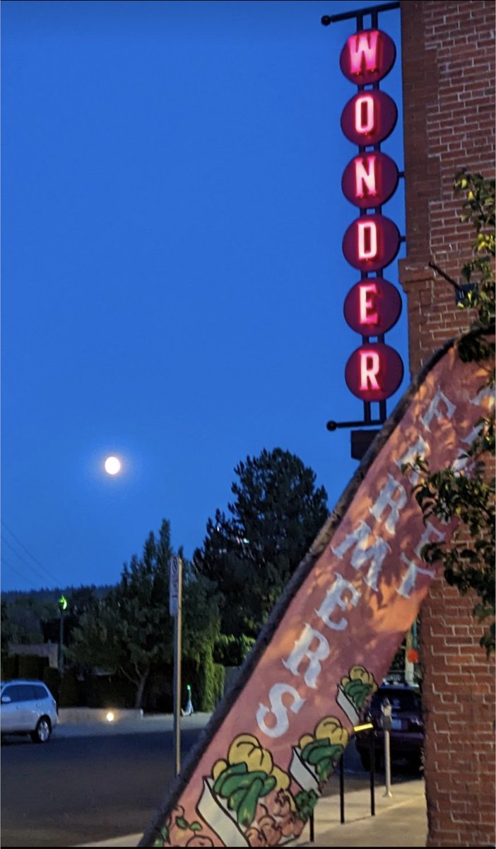 BethB333's tweet photo. @coldwetdays I have this one good photo of Spokane https://t.co/dEyQYdrCFb