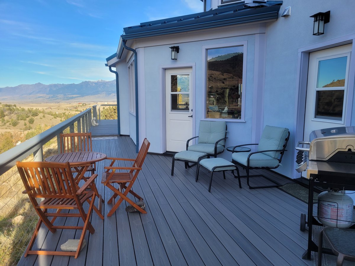 OctagonRetreat's tweet photo. Imagine this backdrop as you say "I do" - Now you can with our Holiday Dream Wedding Giveaway now through December 30th 2023.

Details at: https://t.co/odbDuvK09i

#weddingvenue #wedding #weddinginspiration #weddingplanner #engaged #montana #holiday https://t.co/LKYPwYJJdd