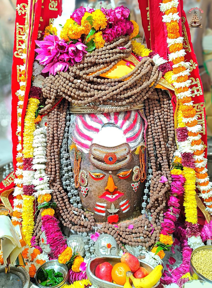 12Jyotirling's tweet photo. श्री महाकालेश्वर ज्योतिर्लिंग जी के आज के भस्म आरती श्रृंगार दिव्य दर्शन 03.12.2023 https://t.co/myJX3kfxff