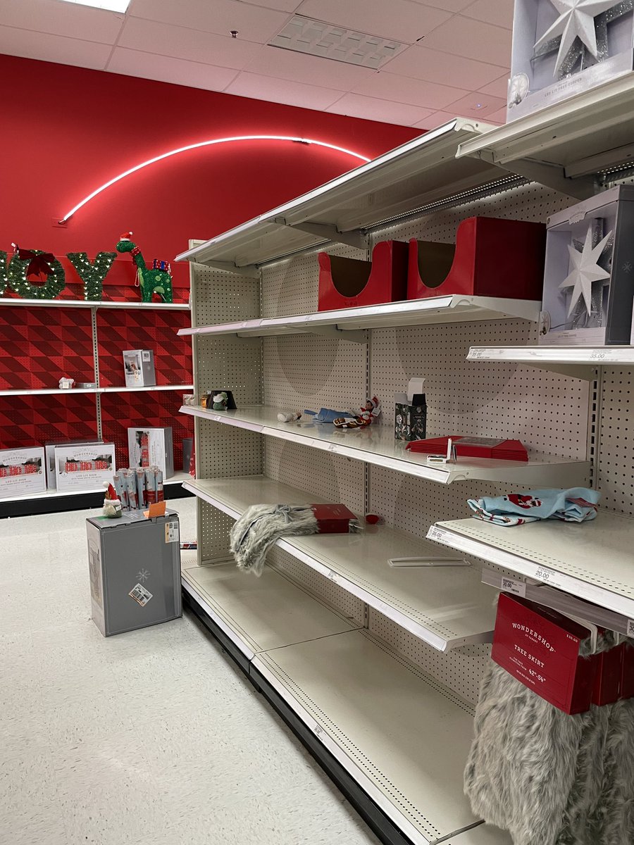 bobby_falcon_'s tweet photo. @Target out here on Dec. 2 looking like a Christmas graveyard. Grinch showed up early and stole all the decor.

#GrinchLovesTarget #StockedOneOfEverything #ChristmasApocalypse https://t.co/Nf5pOsqjq5