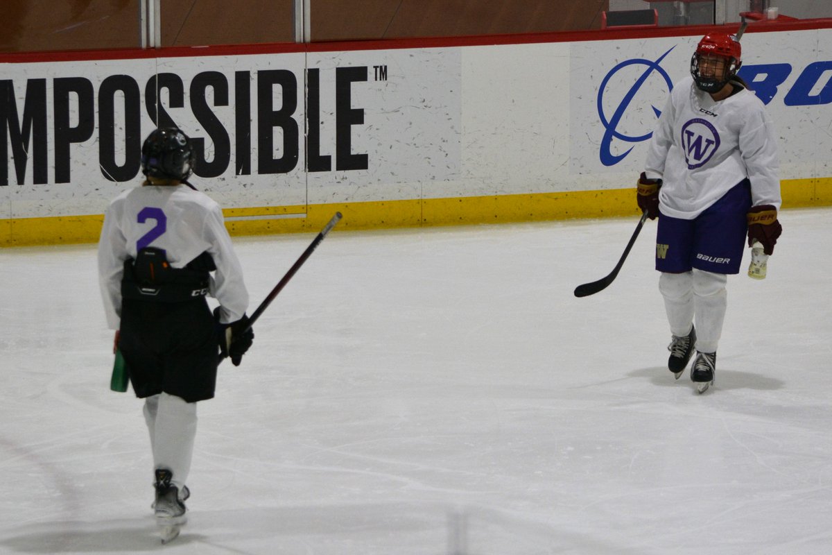 CSS_UWHuskies's tweet photo. The second game of two straight between Wyoming and our @UWWomensHockey is tonight, with a 8:05PM PST puck drop at Kraken Community Iceplex!

Admission is $5, cash or Venmo!

Here are some favorite scenes from last night, by @Chamaker23 

#HuskyHockey #WomensHockeyUW https://t.co/Zt8DwsbwfU
