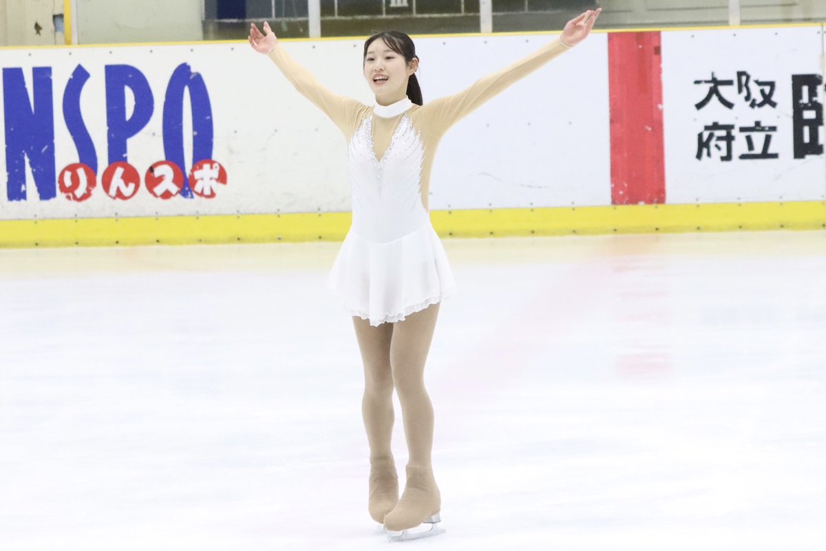 kanspo's tweet image. 【アイススケート】第72回関西学生氷上競技選手権大会２日目／於・大阪府立臨海スポーツセンター

［初・１級女子］
佐藤

曲調の変化をとらえた演技を披露する。最後は軸の安定したスピンで締めくくった。