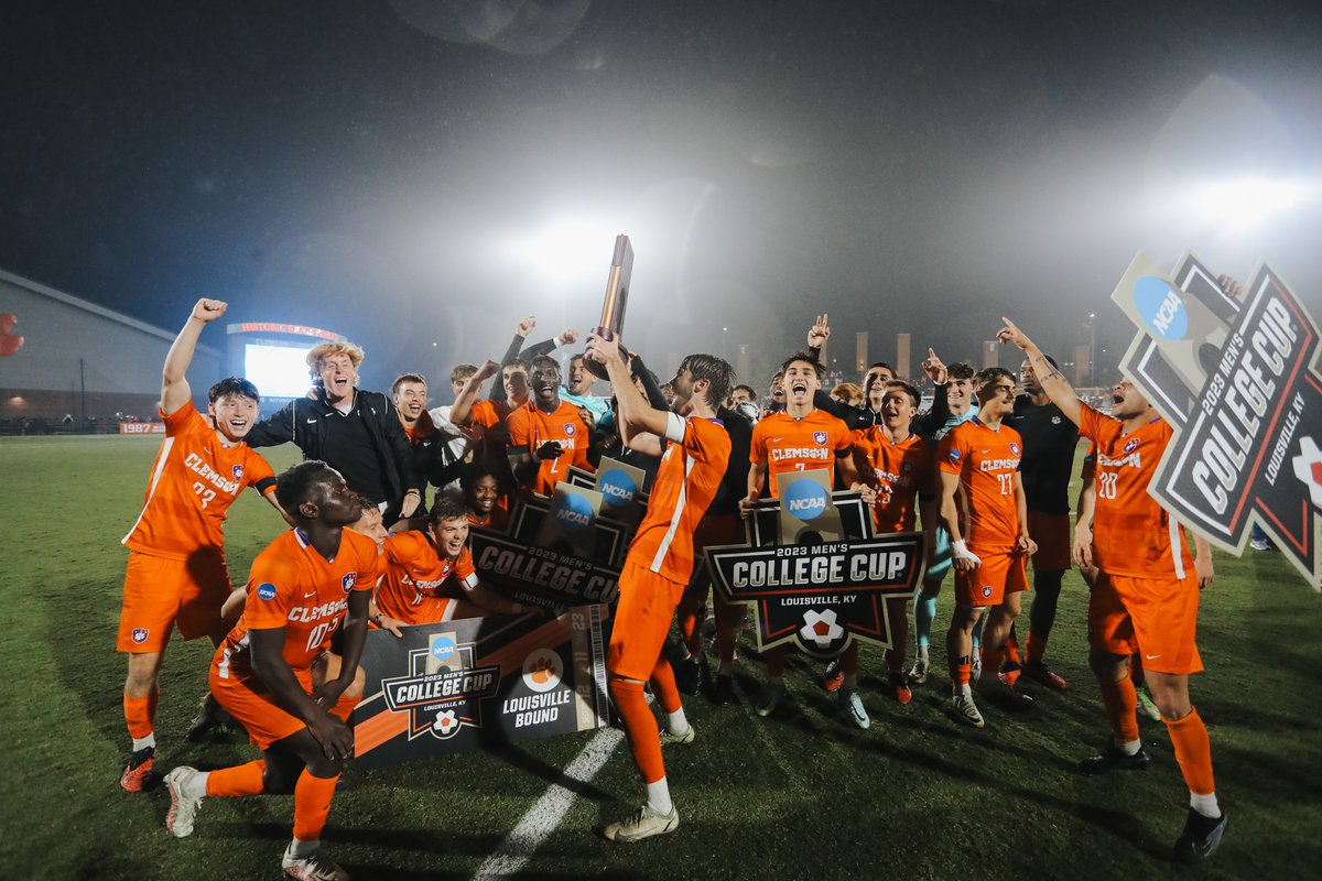 How bout them Tigerssssss🐅😤

#ClemsonUnited