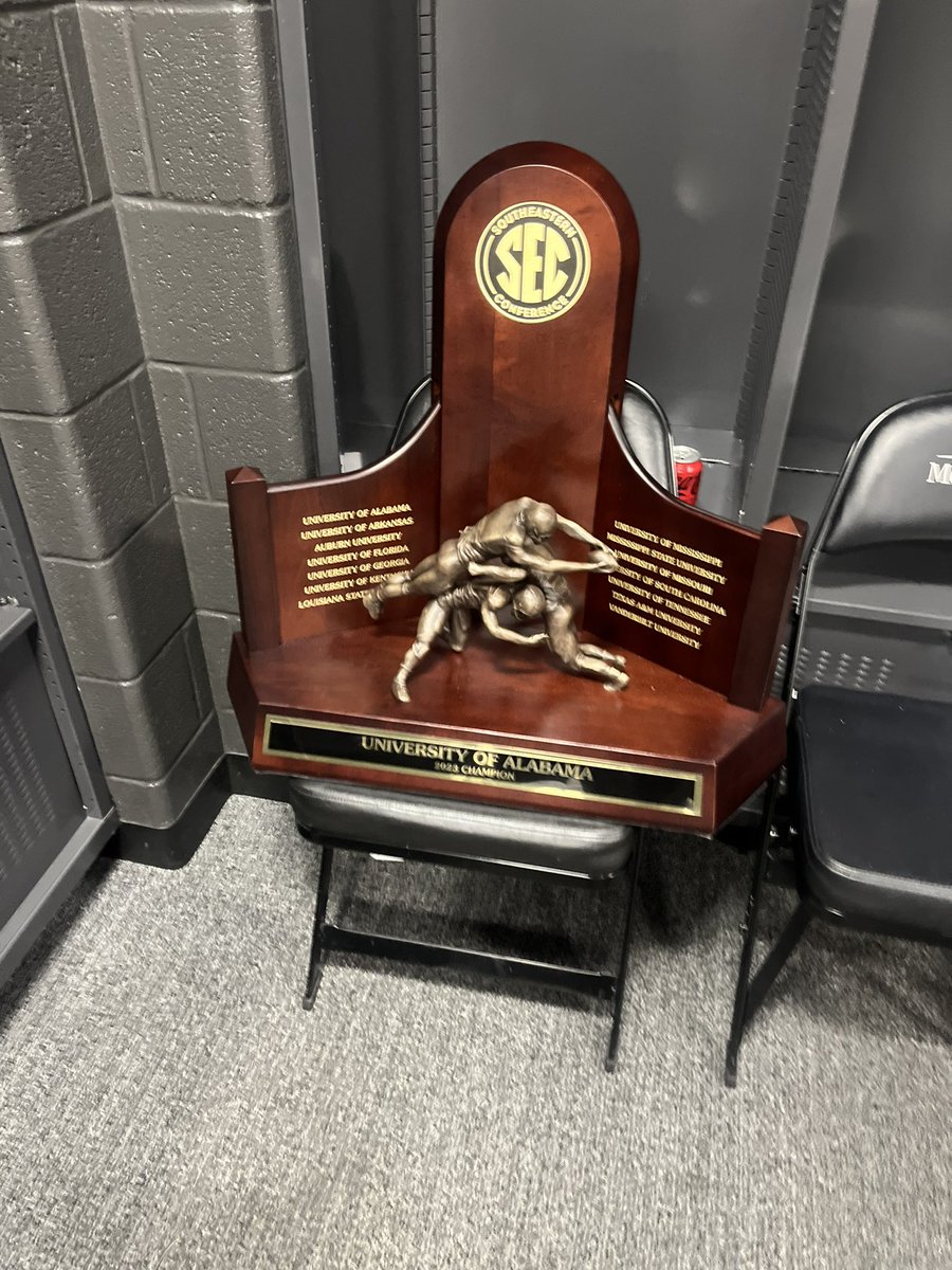Zero’s on the clock and this baby is coming home to Tuscaloosa!! Never been more happy for a group of players! ROLL TIDE FOREVER!