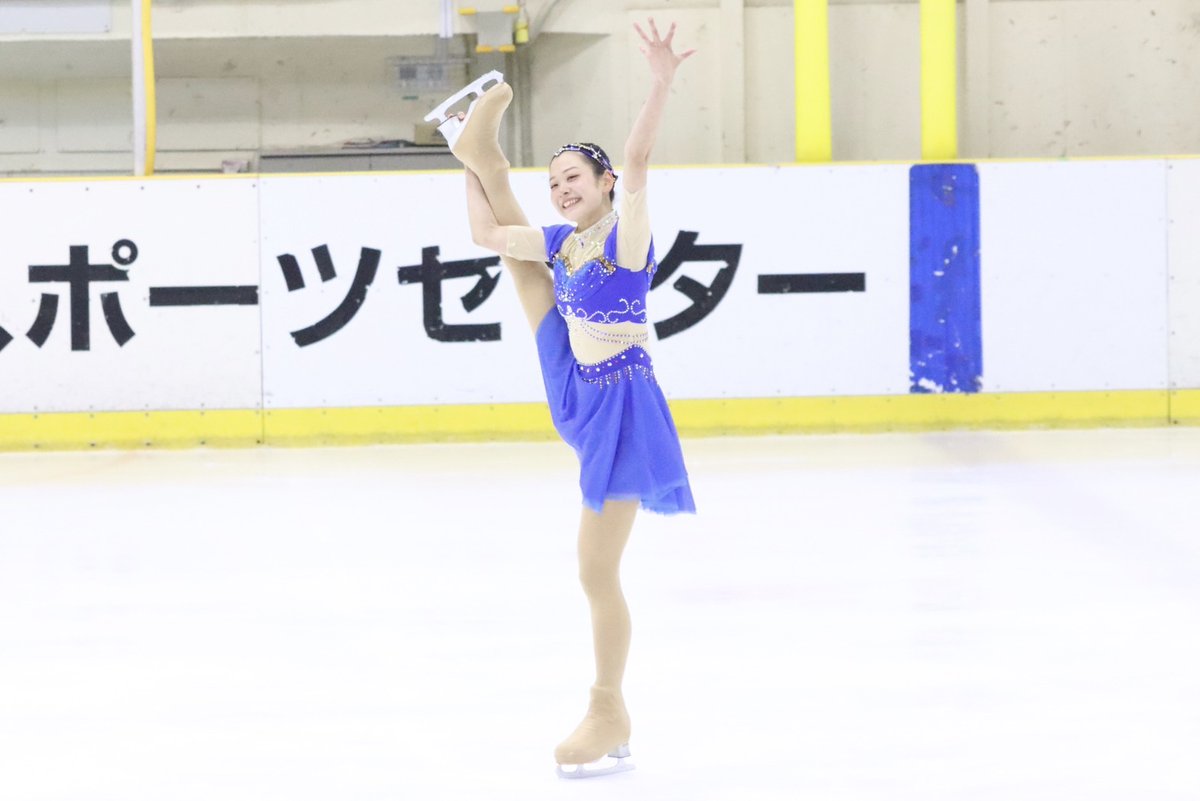 kanspo's tweet image. 【アイススケート】第72回関西学生氷上競技選手権大会２日目／於・大阪府立臨海スポーツセンター

［初・１級女子］
吉岡

多彩なつなぎの技を披露し、観客席を沸かせる。笑顔で『Friend Like Me』を演じ切った。