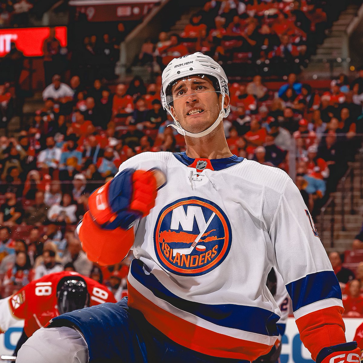 NYIslanders's tweet photo. ALL SMILES IN SUNRISE. https://t.co/ZwNwbmFKvV