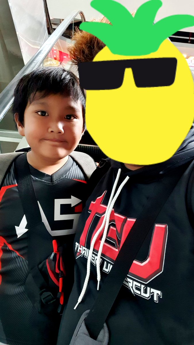 kenkun211's tweet image. Tomorrow will be his final exam at school, but he insist wants to join the local Tekken 7 rookie tournament today 😄
He's the youngest and the smallest participant but it won't stop him! 😁💪
Good luck kid!

#GoldenClan #VS1R #TwoEleven