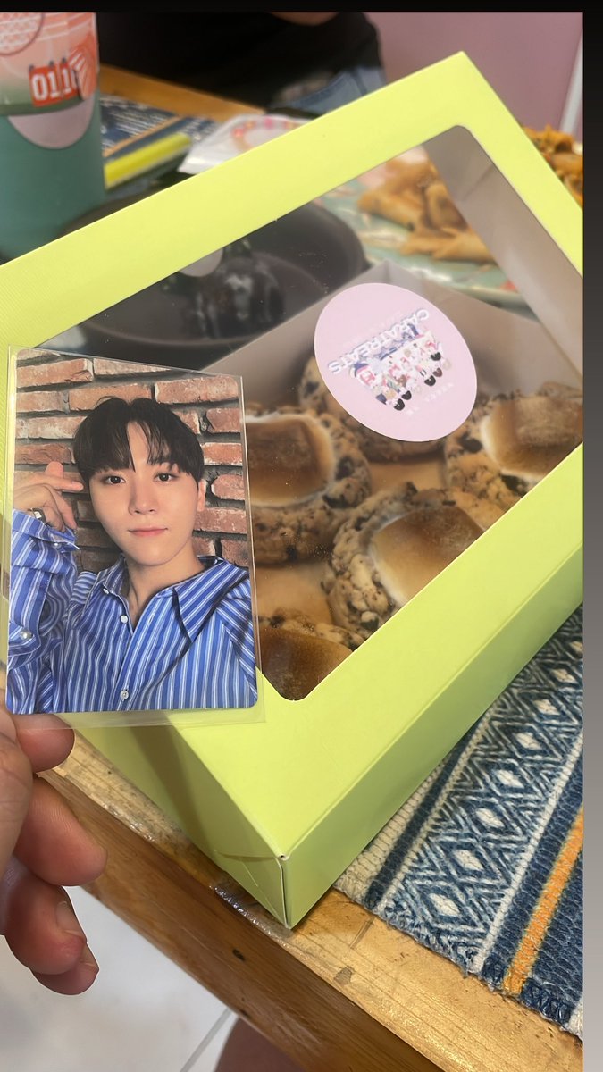 seungkwannnnnie's tweet photo. @BooSeungkwanPH
I love Boo Seungkwan because he is my ray of sunshine in my life. Siya yung una kong napansin sa seventeen at my darkest time and truly he is my bias wala ng baguhan ☺️🧡🧡
#SuchABOOtifulDay
#HappyHappyBOOrthday https://t.co/XYBalO5XOw