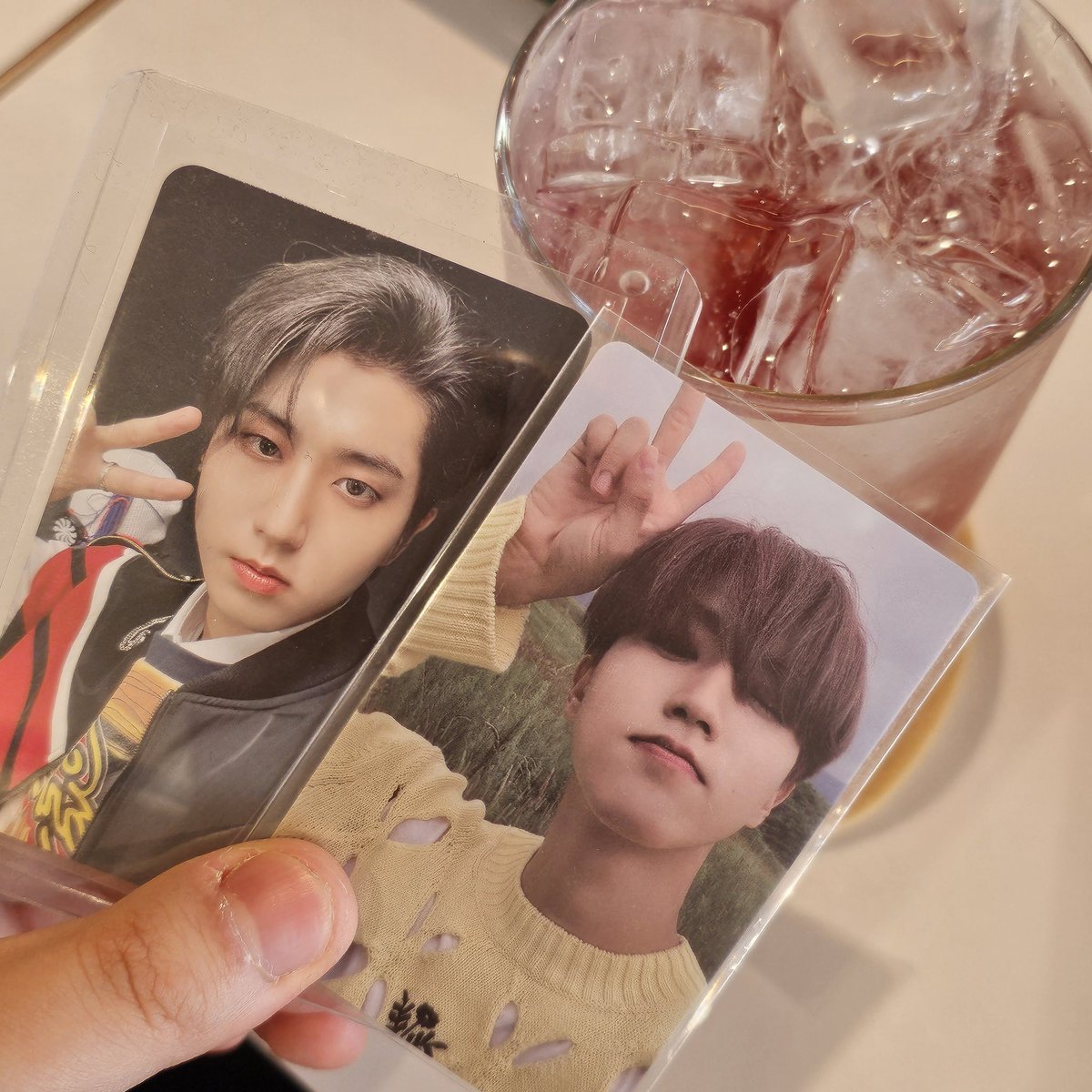0_0i0914's tweet photo. 생존신고ㅎㅎ https://t.co/K0BW37xBAb