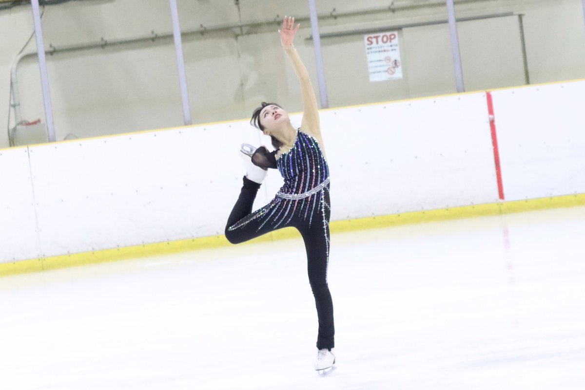 kanspo's tweet image. 【アイススケート】第１回近畿学生氷上競技選手権大会２日目／於・大阪府立臨海スポーツセンター

［３・４級女子］
伊葉

アップテンポなリズムに合わせ、キレのあるダンスと美しいスピンを見せる。