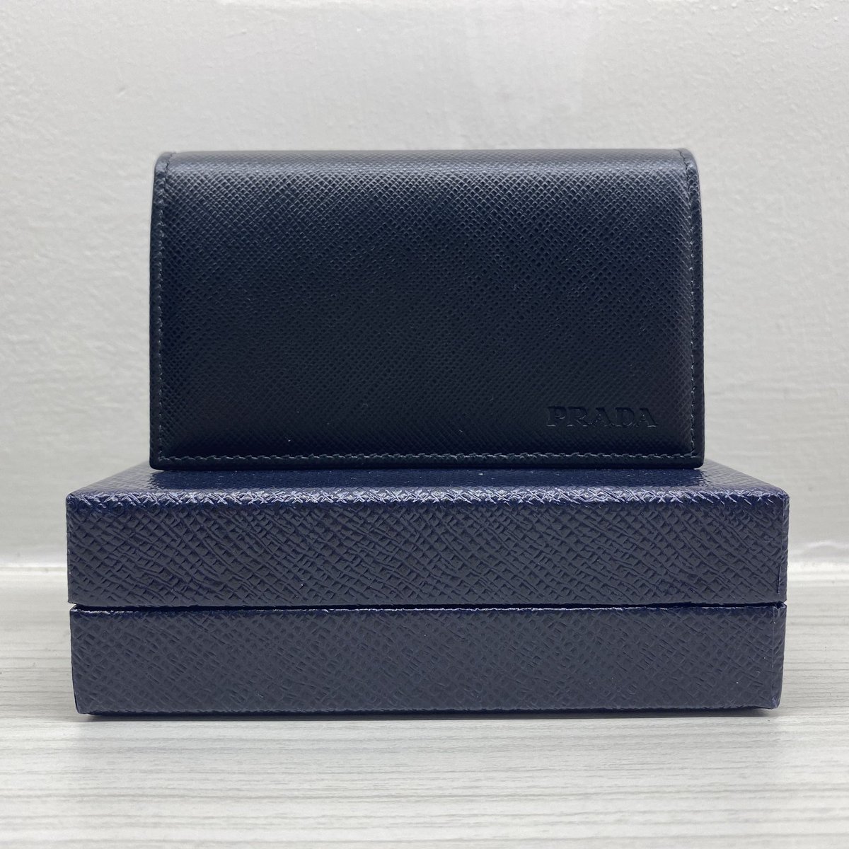 jggo's tweet photo. Selling Low!

Prada Card Holder
Brand New Comes Complete (Box, Authenticity card, Paper Bag, Tag)
Black (Nero)

Similar models at the local boutique priced around ~27k) [see last photo for comparison]

PM for inquiries! https://t.co/BjcWoiOYGz