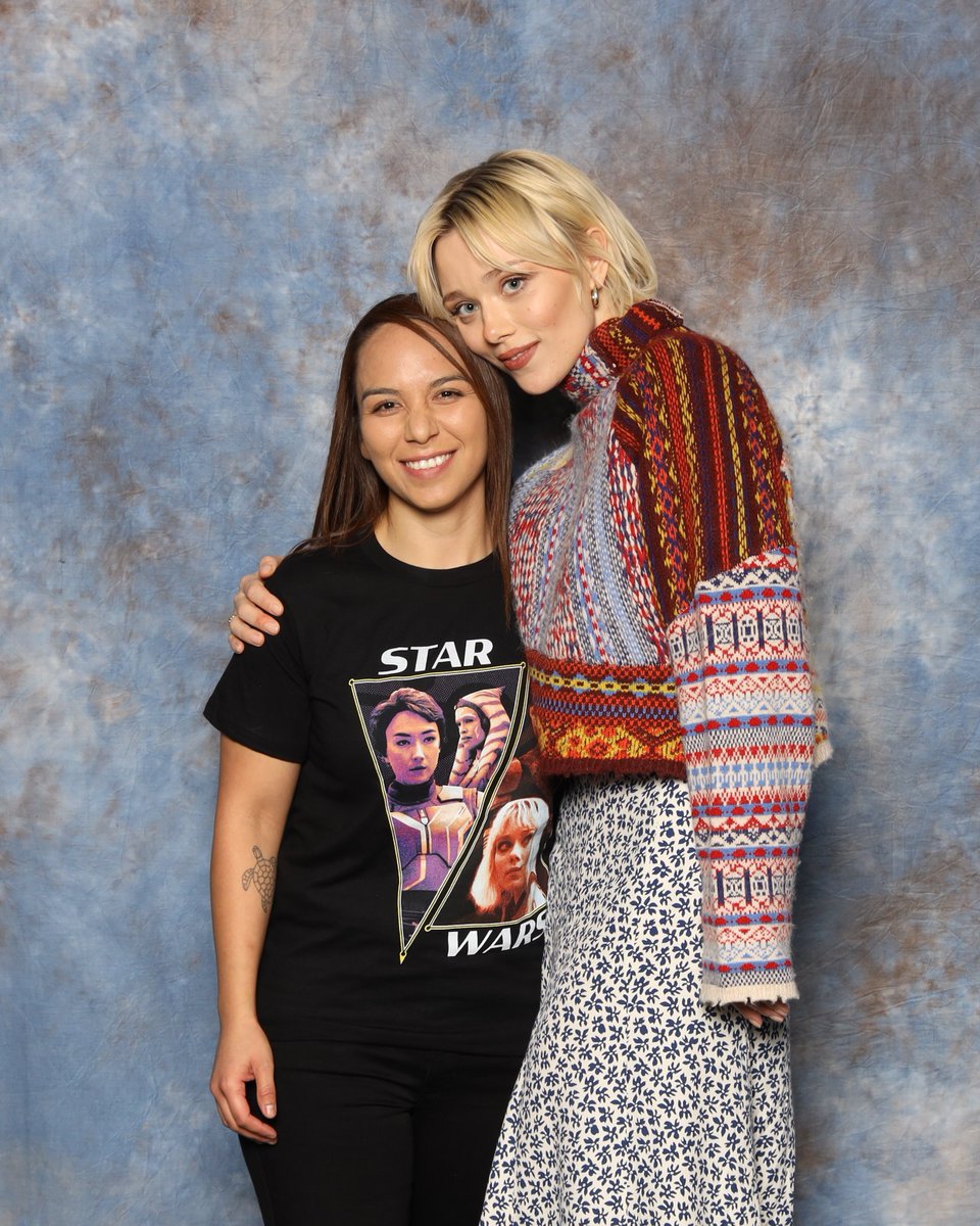 gyuritzi's tweet photo. Here are all my #wolfwren pics with Natasha and Ivanna https://t.co/v8v0o0rqQl