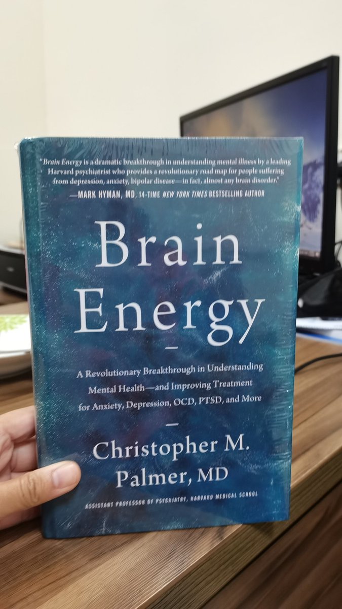 I came to work for pm duty and this book has arrived! 

Ordered via Kinokuniya Malaysia online store mid last week.

Living in Kelantan it may be a bit difficult to get good books in the stores but we have the option of online stores & ebooks (less preferable tho)

#BrainEnergy