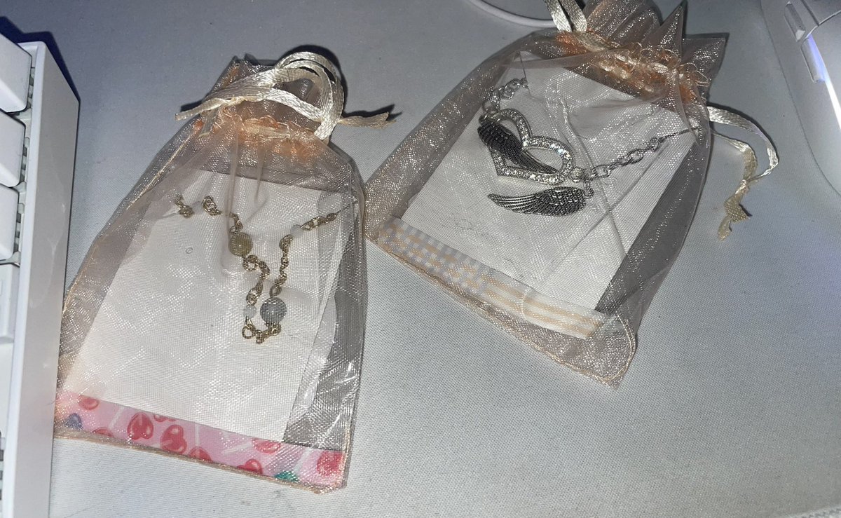 IamNerdKelsey's tweet image. Around this time in 2020- I met one of the nicest, most talented artists I’ve ever gotten a c0m from (even though it was a gift from a friend’s giveaway). @onepcnug, I know we don’t talk much, but I really treasure your friendship. (She also makes jewelry, which I bought too)