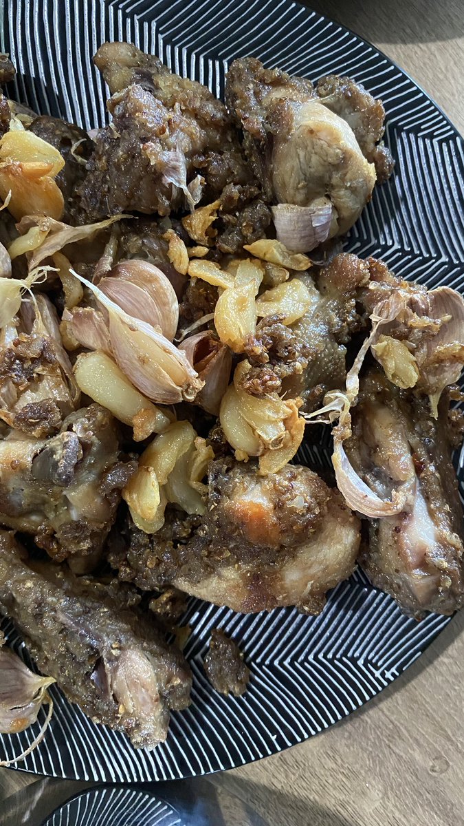 sutanzae's tweet photo. monggo maem ….

Sambel Gandaria
Ayam Goreng Bawang Putih
Lalapan dan Ikan Asin

sebenernya ada tahu tempe juga
kalian makan apa ??

colek @kindymoh https://t.co/Z363CLHVlp