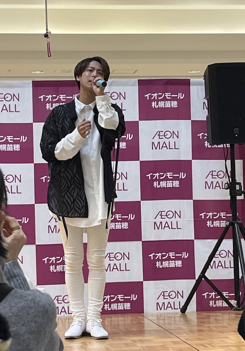 yuzy_53's tweet image. ヒロキさんのインストアライブに行ってきました🎶パラドックスの時の色気とはまた違うアイドル感✨かっこよかったです(*≧艸≦)
16時からもありますよー❗️
＃EverZOne
＃イオン苗穂20周年