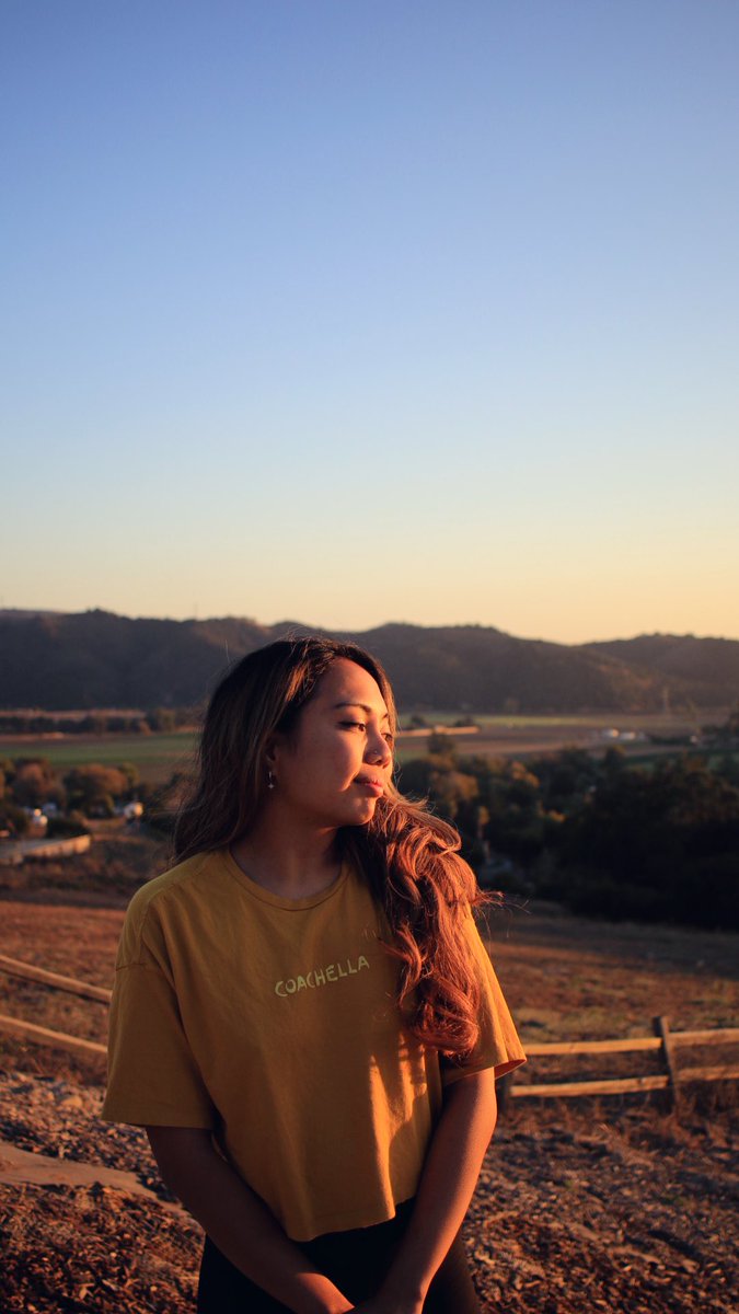 ayotiffany's tweet photo. Now that the days are getting shorter and the nights begin earlier. It’s important to find moments to appreciate the sunlight and the comfort it brings to you mentally. ☀️ https://t.co/MlGcf77AQo