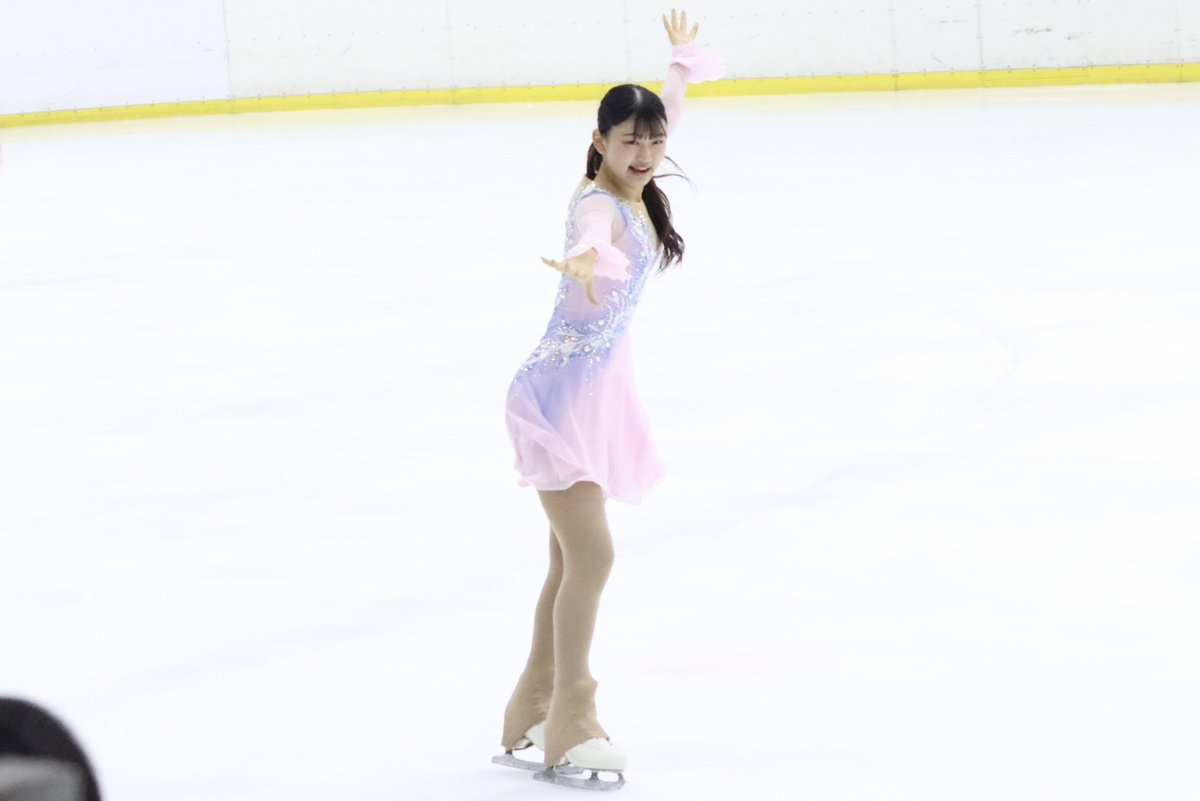 kanspo's tweet image. 【アイススケート】第１回近畿学生氷上競技選手権大会２日目／於・大阪府立臨海スポーツセンター

［３・４級女子］
稲葉

ジャンプをきれいに決め、回転の早いスピンも披露。音楽に合わせて華麗に舞った。