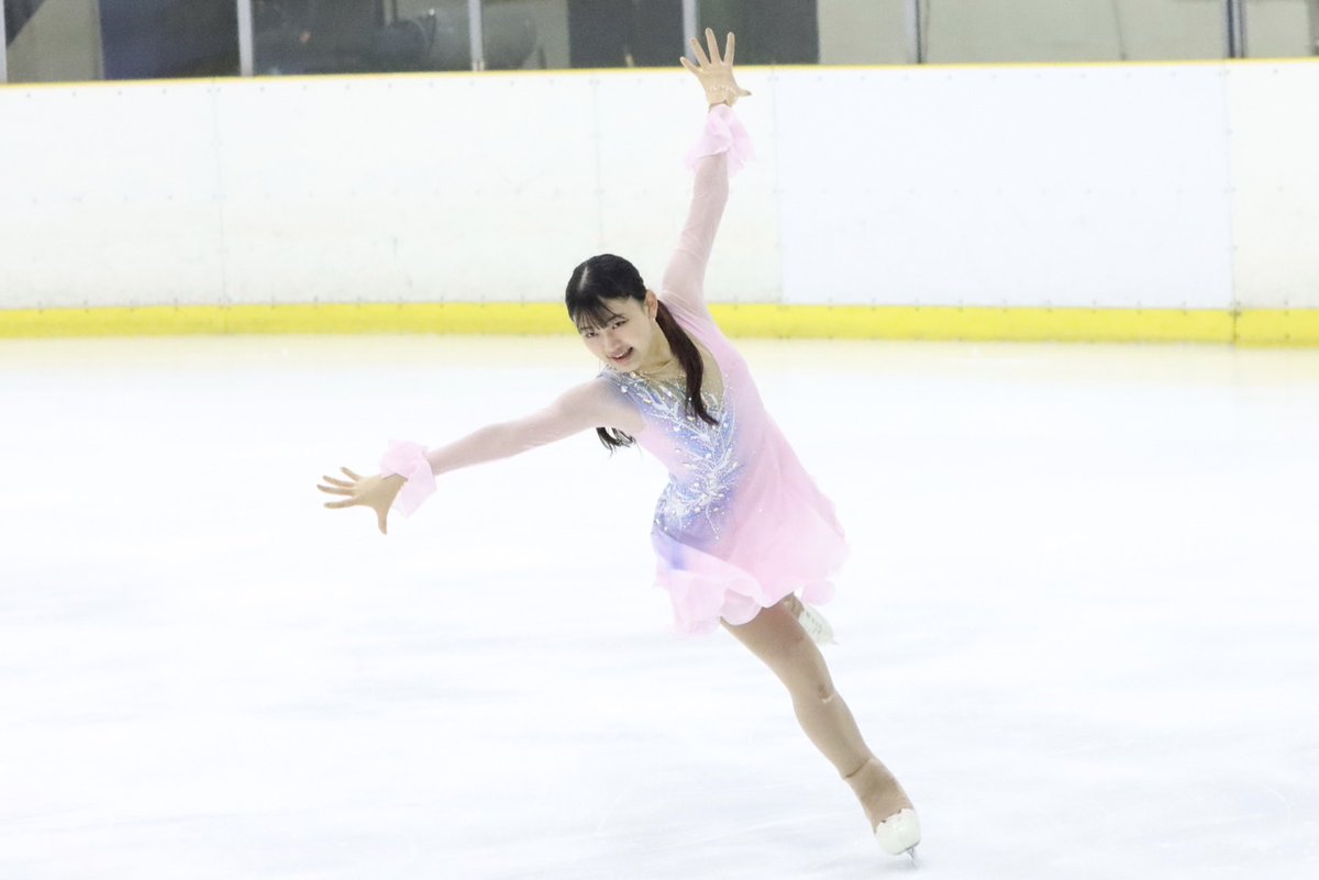 kanspo's tweet image. 【アイススケート】第１回近畿学生氷上競技選手権大会２日目／於・大阪府立臨海スポーツセンター

［３・４級女子］
稲葉

ジャンプをきれいに決め、回転の早いスピンも披露。音楽に合わせて華麗に舞った。