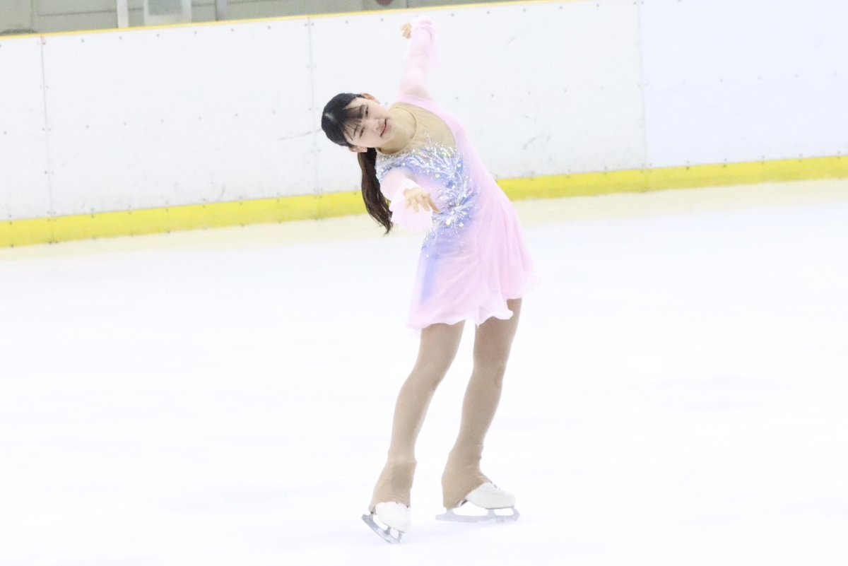 kanspo's tweet image. 【アイススケート】第１回近畿学生氷上競技選手権大会２日目／於・大阪府立臨海スポーツセンター

［３・４級女子］
稲葉

ジャンプをきれいに決め、回転の早いスピンも披露。音楽に合わせて華麗に舞った。