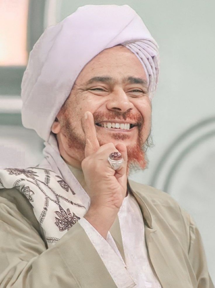 "Mencari ketenangan itu bukan dengan cara pergi, tetapi dengan cara kembali. Kembali kedalam dirimu, carilah Allah dihatimu. Sesungguhnya ketenangan ada disitu."

Al-Habib Umar bin Hafidz 🌹