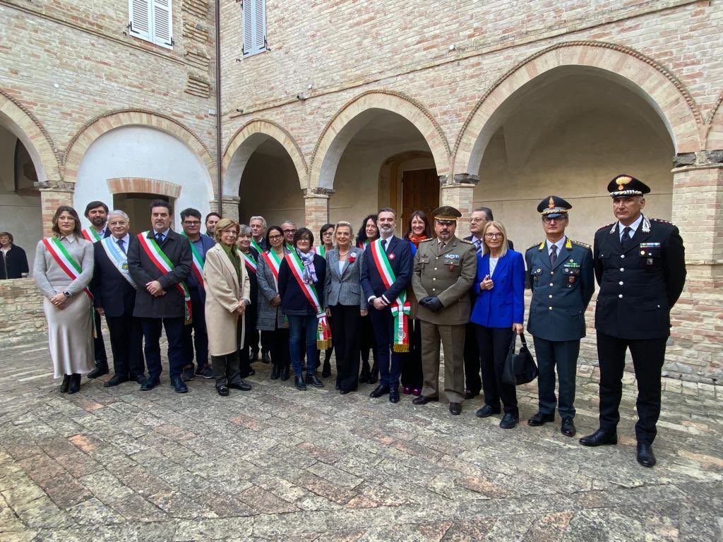 Anna_M_Anders's tweet photo. Rome 🇮🇹. In the month of Nov. alone I have inaugurated a park named after #GenAnders in #Loreto inaugurated a #Polish2ndCorps museum in #LoroPinciano received a #BeneMerito for my Father in #Castellamonte and  an honorary citizenship for him in #Bore. GRAZIE ITALIA ❤️ https://t.co/Fq7adCSmzR